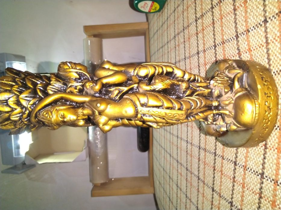 Много красиви гипсови свещници