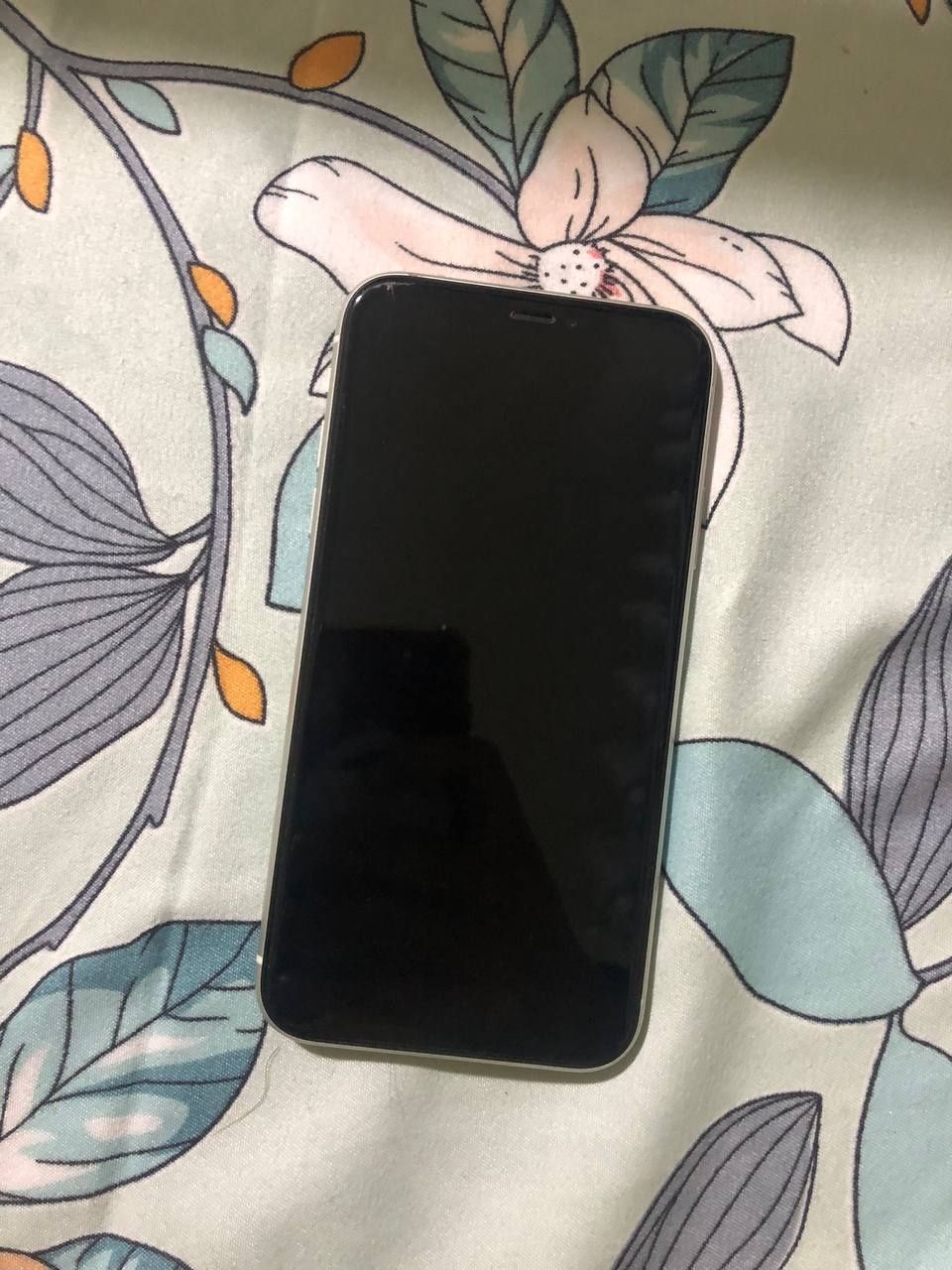 Iphone xr 64 gb.