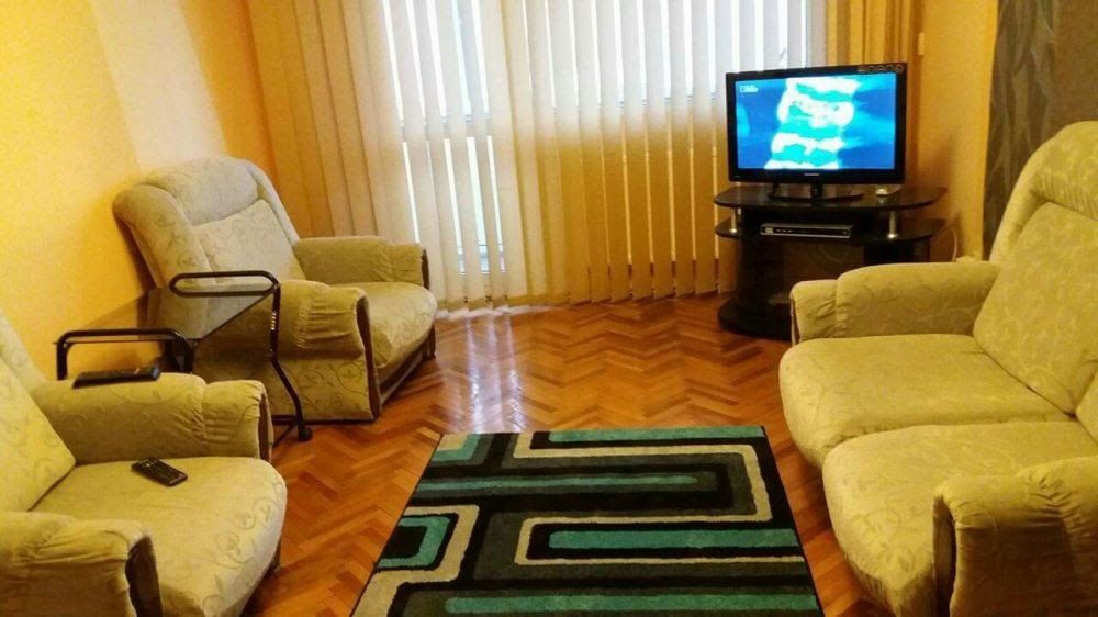 Canapea și fotoliu