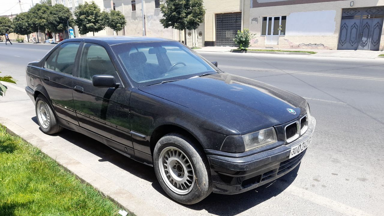 BMW 325I 1992 года