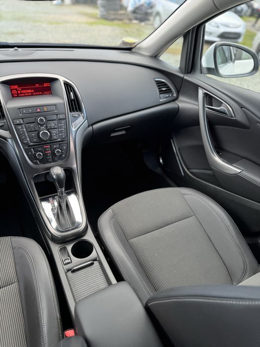 Opel astra j * 1.6i 115hp * 47 000km * AUTOMATIC * COSMO *