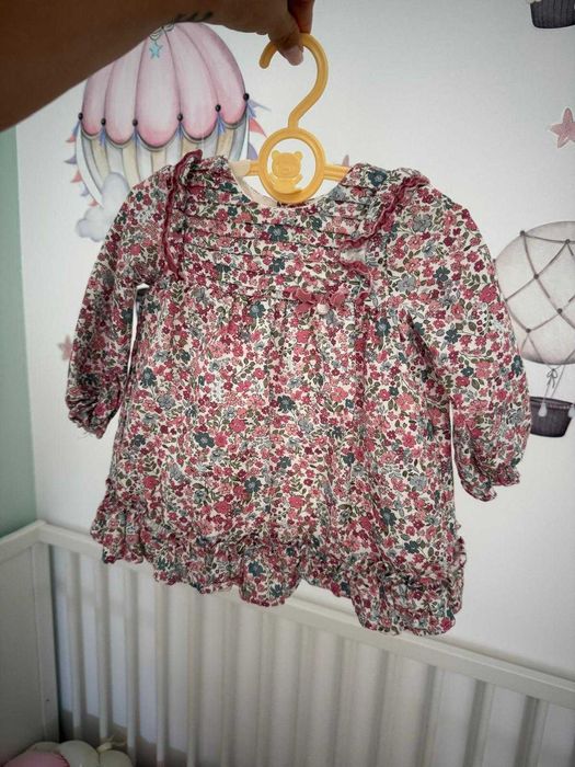 Vand 7 rochite bebe fetita marime 6-9 luni Mayoral