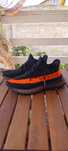 Vand adidasi marca Yeezy boost 350