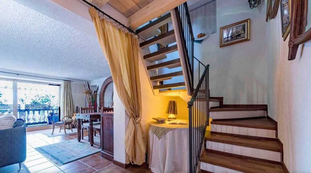 Casa cu 6 camere pentru evenimente, libera pentru revelion si craciun