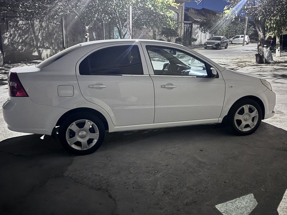 Nexia 3 2017 yil gaz bor 4 pokoleniya 154000 yurgan