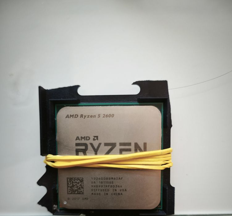 Ryzen 5 2600 6 core processor 3.5 GHz + 4.5 GHz + heatsink and fan