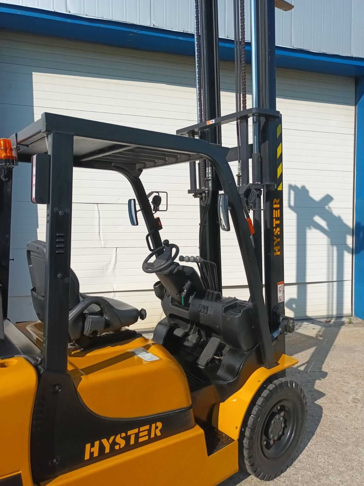 motostivuitor 2.5 tone Hyster an 2020 benz+Gpl