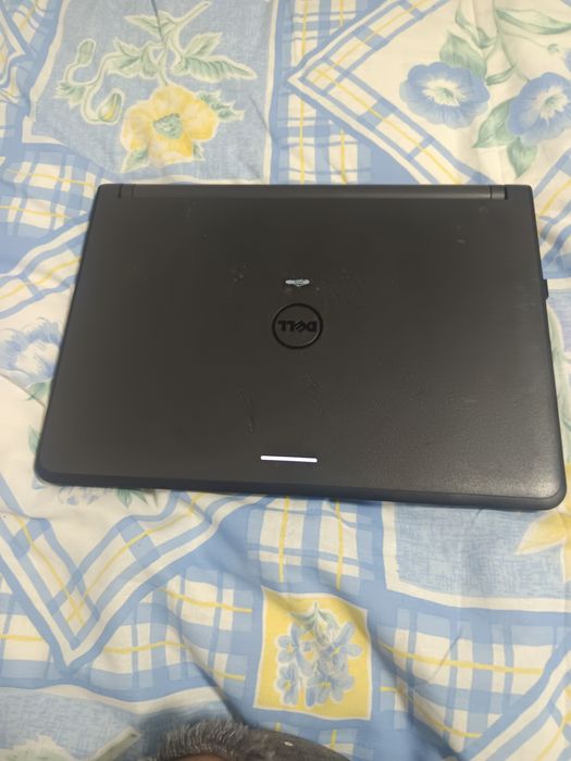 Vând laptop dell