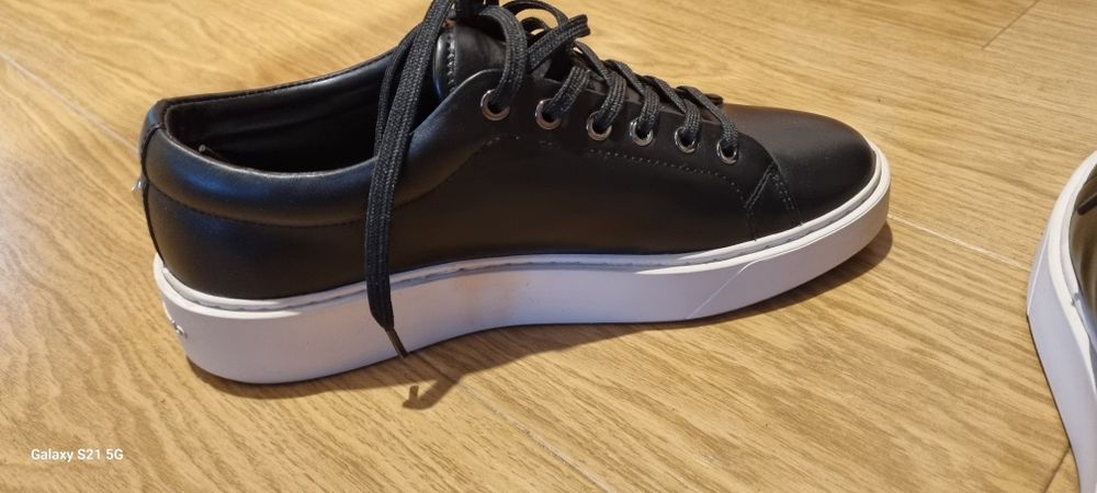 Vând pantofi sport originali noi Karl Lagerfeld, mărimea 42