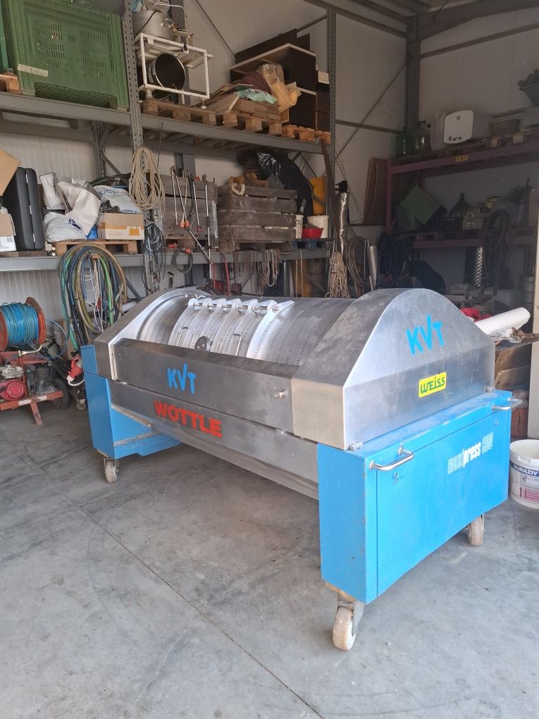 Presa struguri cu aer 800litri