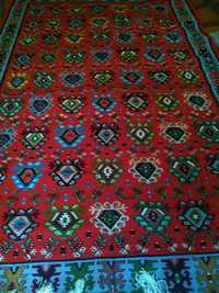 Продавам огромен антикварен Чипровски килим 1939 година