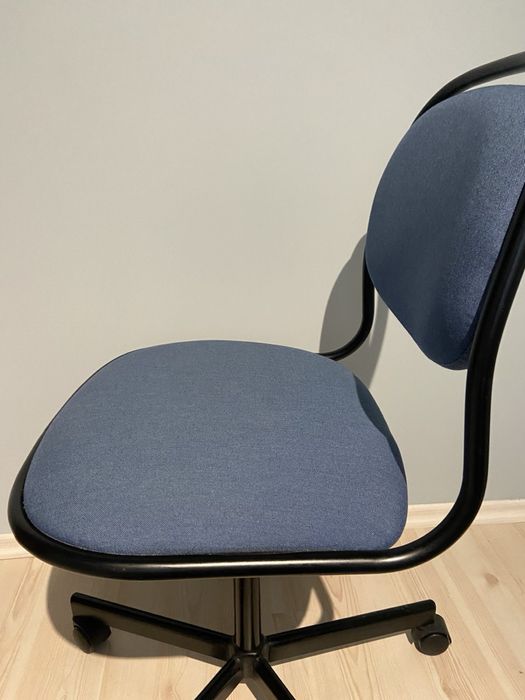 Стол IKEA, регулируема височина