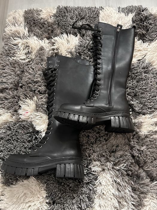 Cizme negre pana la genunchi