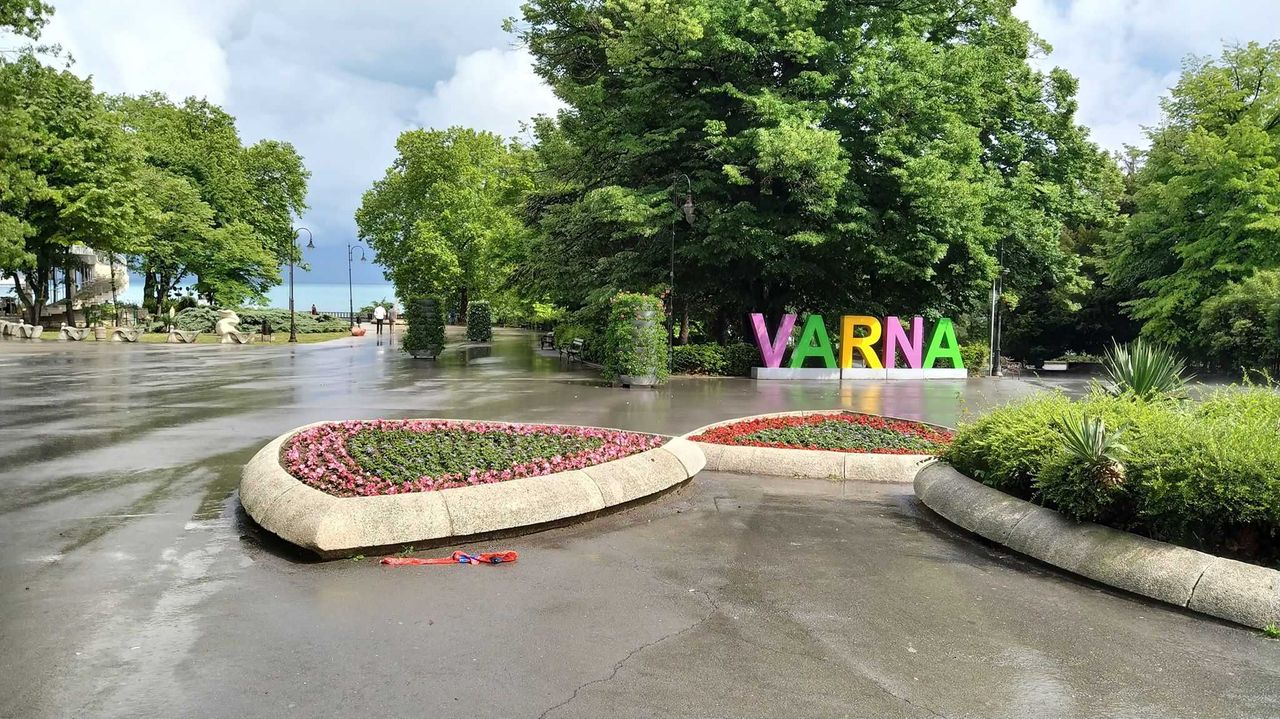Дава се под наем Тристаен апартамент в Варна, Център - 65 кв.м за 612 € - Снимка #15