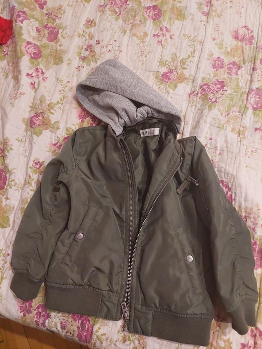 Geaca H&M baieti mărimea 98-104