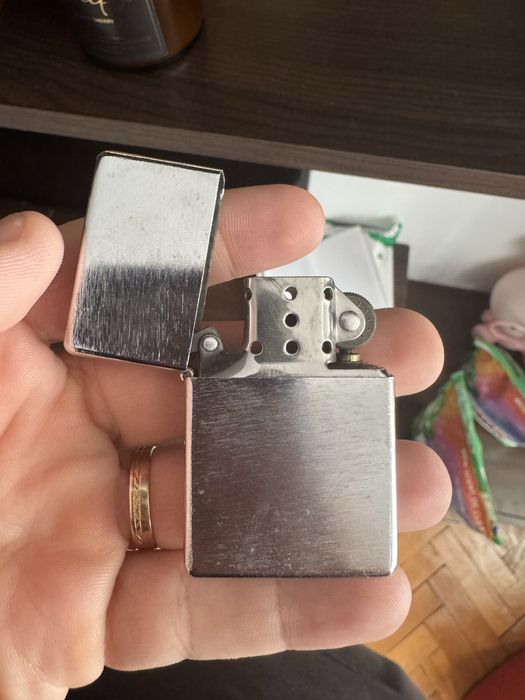 Bricheta metalica cu benzina noua !!