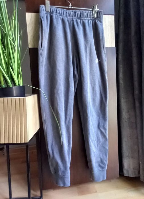 Pantaloni Nike Basic