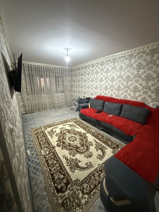 Срочна 3 хонали квартира сотилади хамма мебел техникаси билан