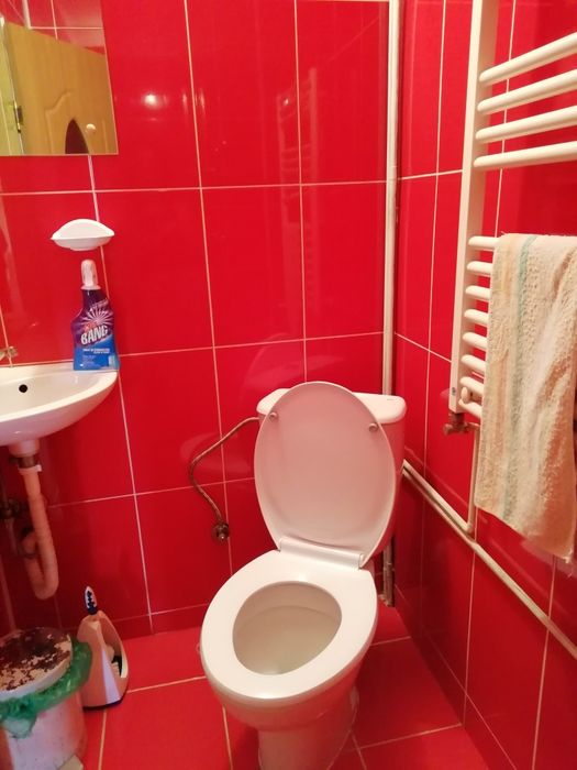 Casă în Călinești de vânzare vis-a-vis de benzinaria Mol