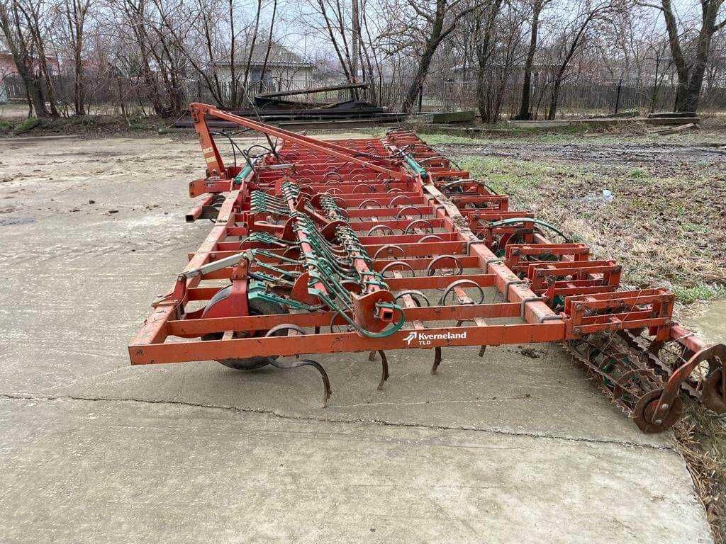 Cultivator usor /combinator primavara /9.0M /KVERNELAND TLD /stoc