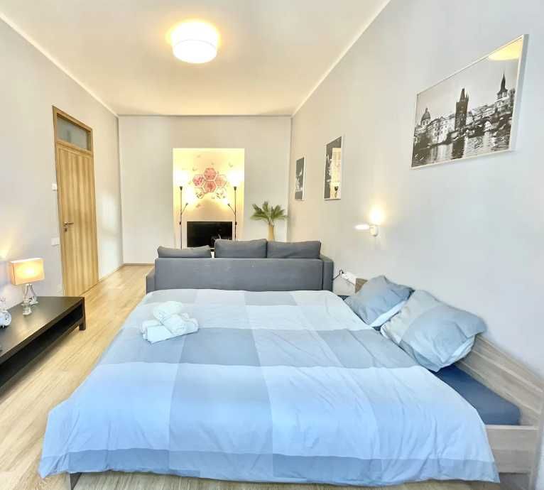 Дава се под наем Двустаен апартамент в Пловдив, Център - 67 кв.м за 306 € - Снимка #2