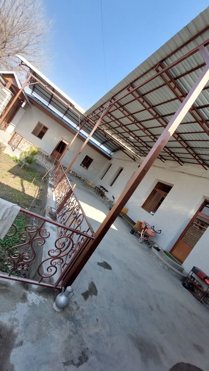 Uchastka sotiladi