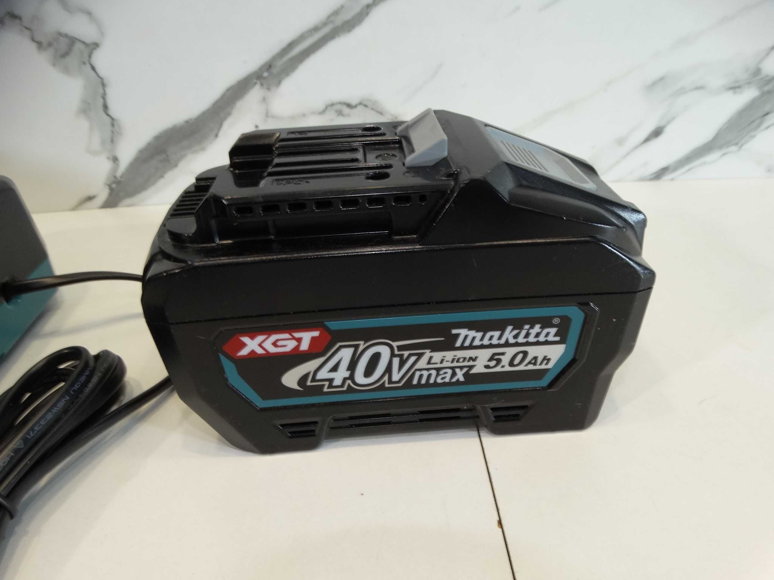 Makita HR 005 + 40 V / 5.0 Ah - Комбинирана машина XGT
