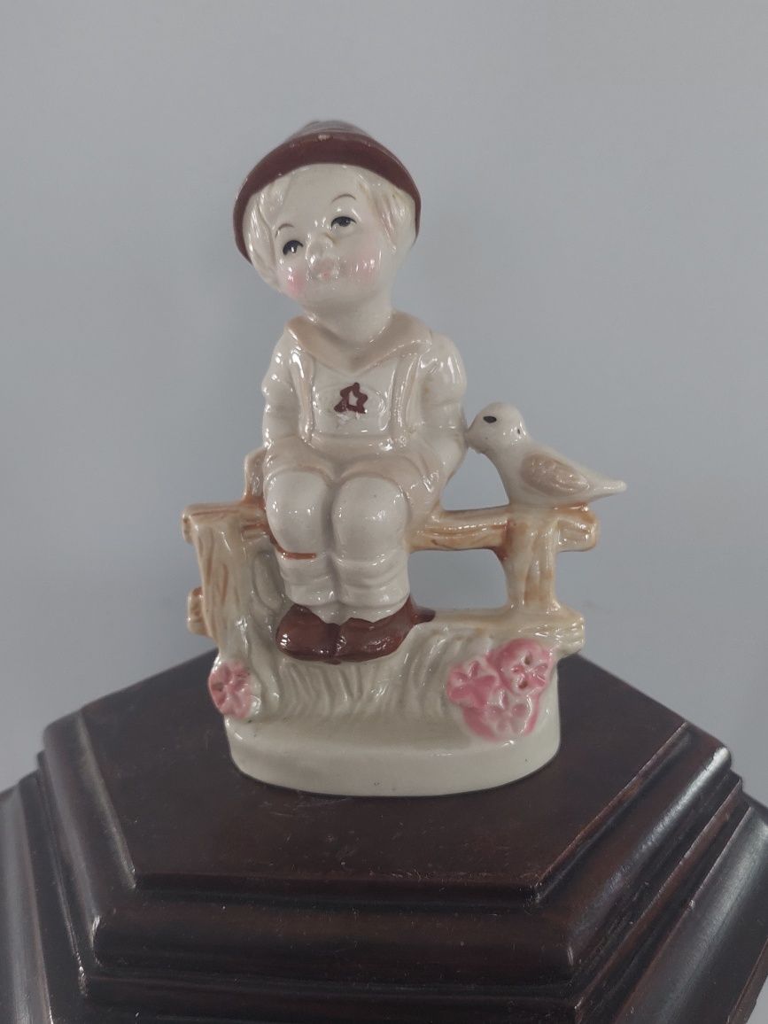Statuetă din ceramică