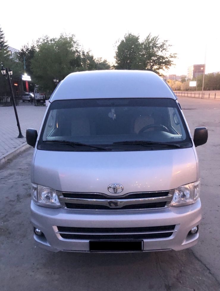 Аренда микроавтобусов Toyota Hiace