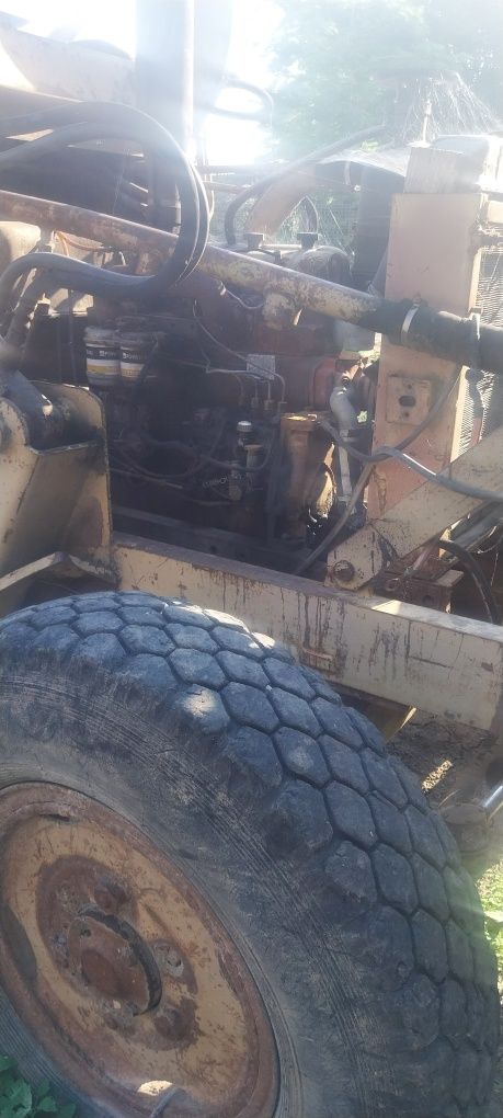 Vând tractor ifron