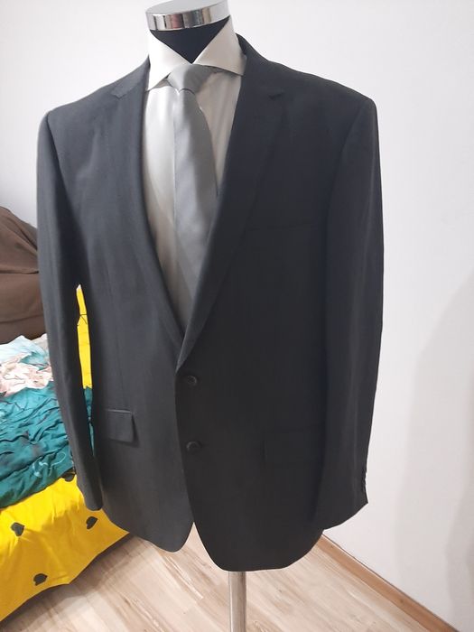 Vand/ schimb Sacou original gen HUGO BOSS marimea 56