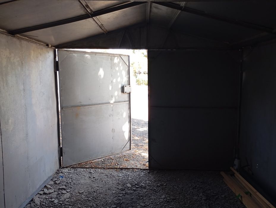 Гараж сотилади склад килса болади .Йечиб олинади болт гайка