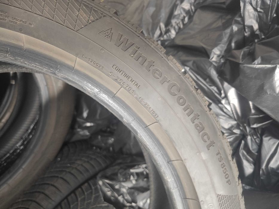 4бр. зимни гуми 215/50/19 Continental