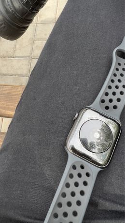 Apple watch se 44mm aluminum nike