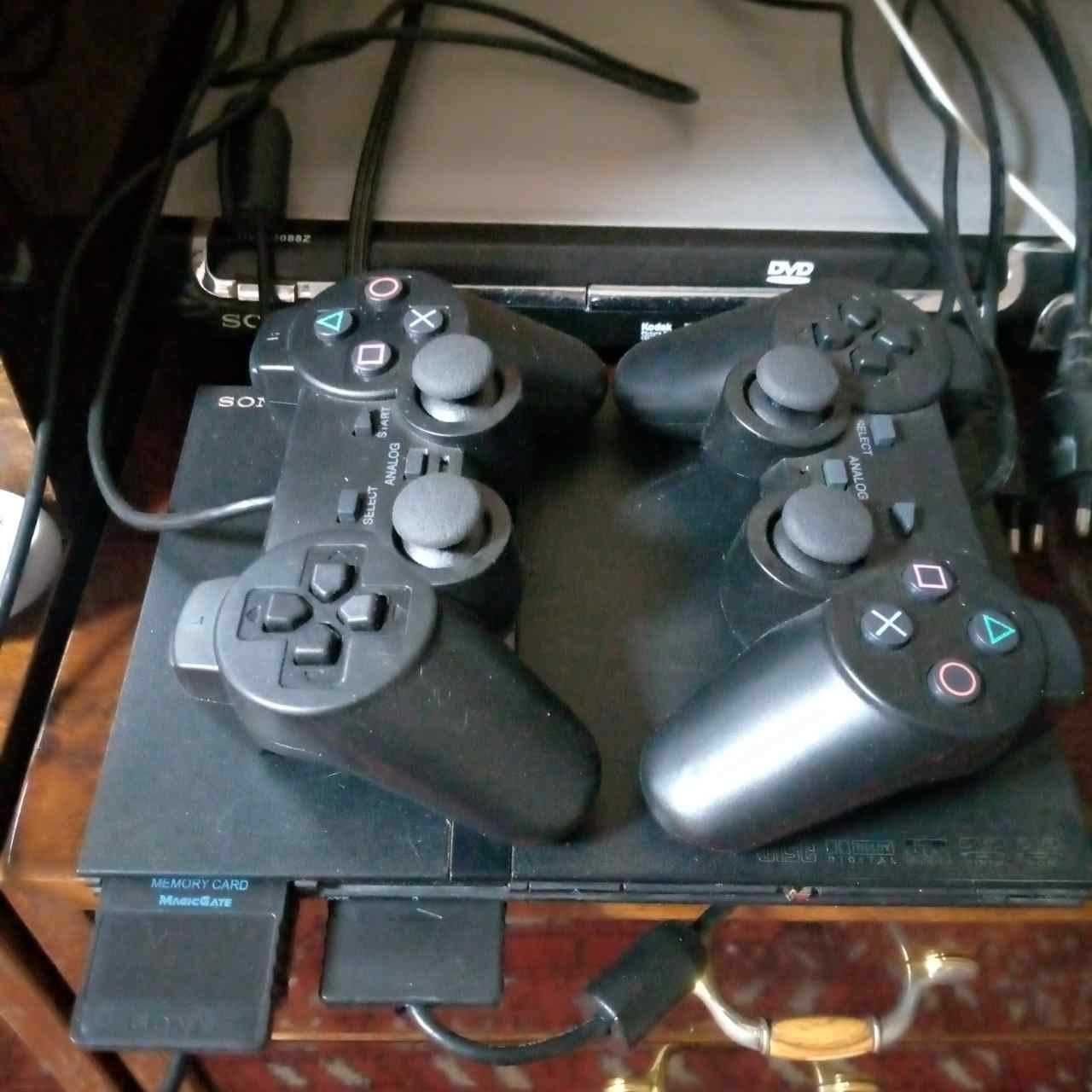 Продается Play Station 2