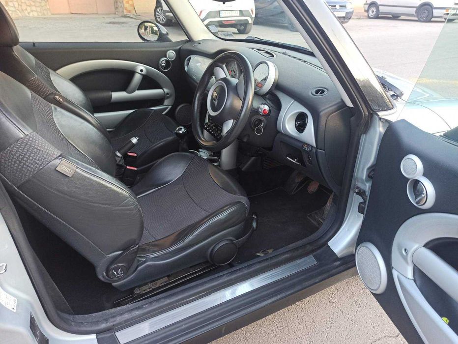MINI COOPER 1,6, 2004 г.
116 К.С.