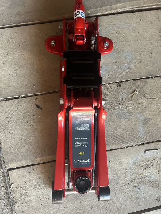 Vand circ crocodil hidraulic Byron’s tools