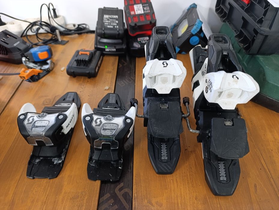 Legătură de Schi Salomon MNC 13