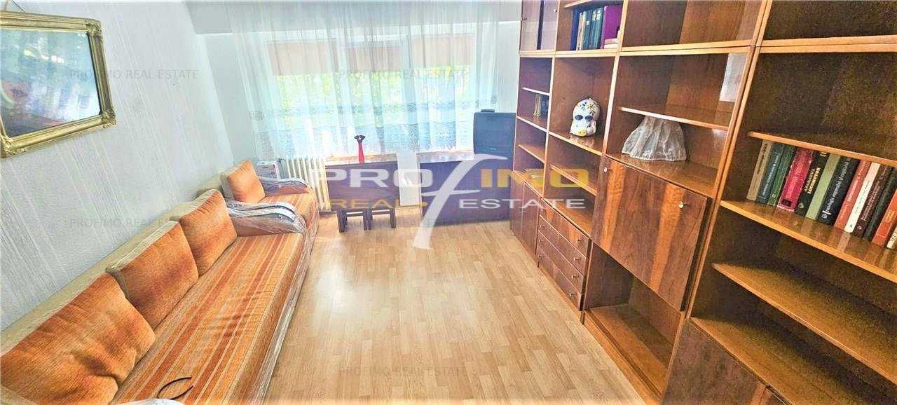 inchiriez un apartament cu 3 camere