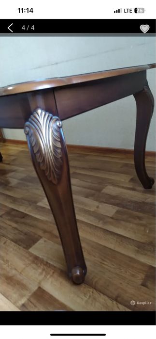 Стол в зал, гостиную, коттедж