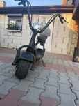Vand trotineta electrica  sau motociclu.