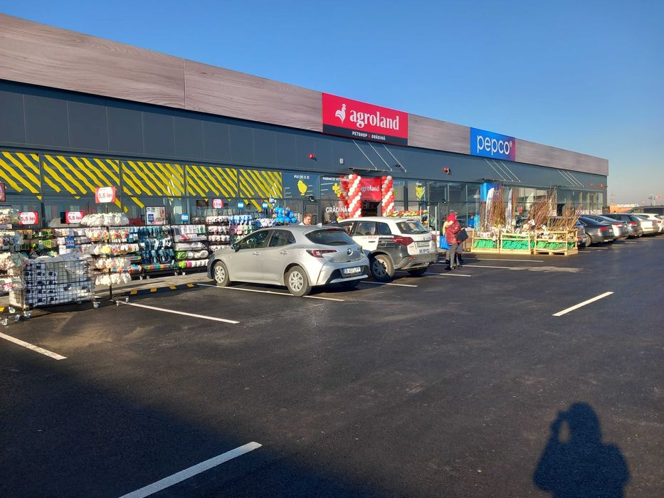 Inchiriem spatiu comercial 1166 mp Funshop Park Arad