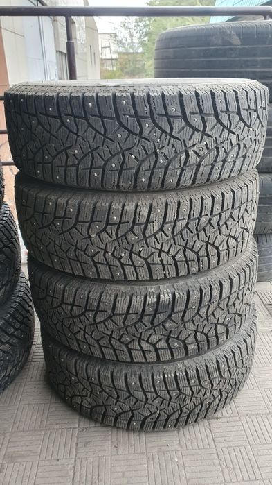 Продам комплект шин на 14