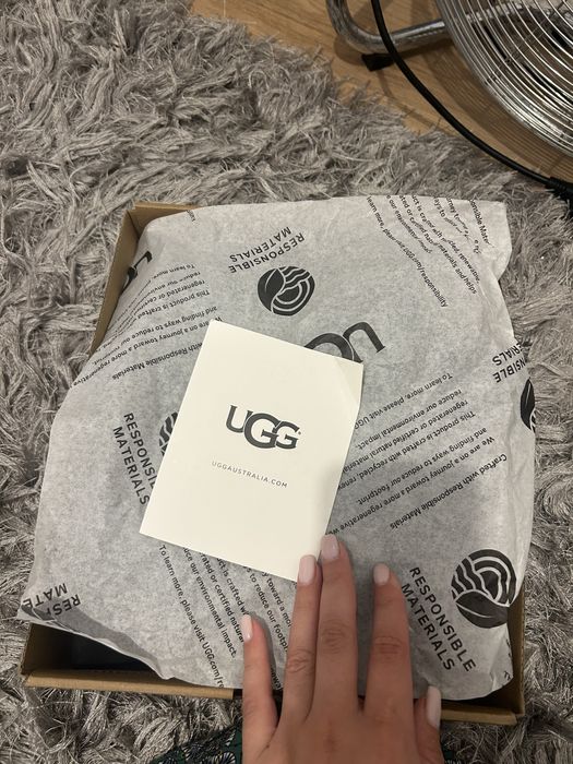 Ugg Funkette noi in cutie! Doar probati