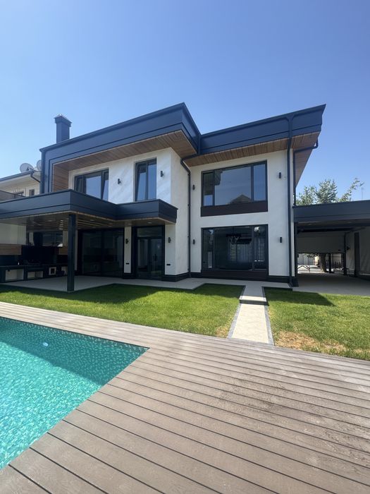 Продаётся новый Hi-Tech Дом.