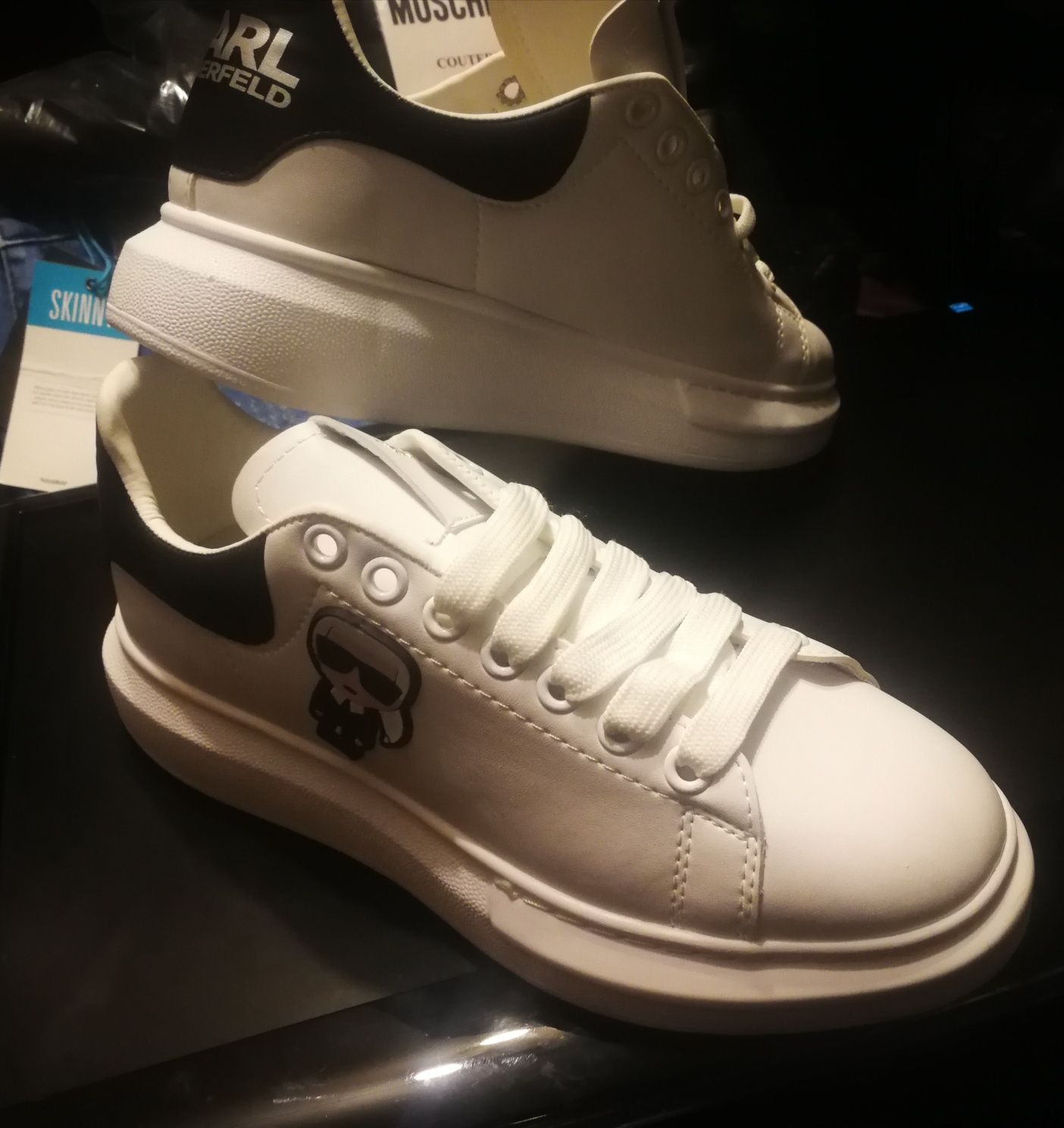 Adidași Karl Lagerfeld 41 albi ca noi