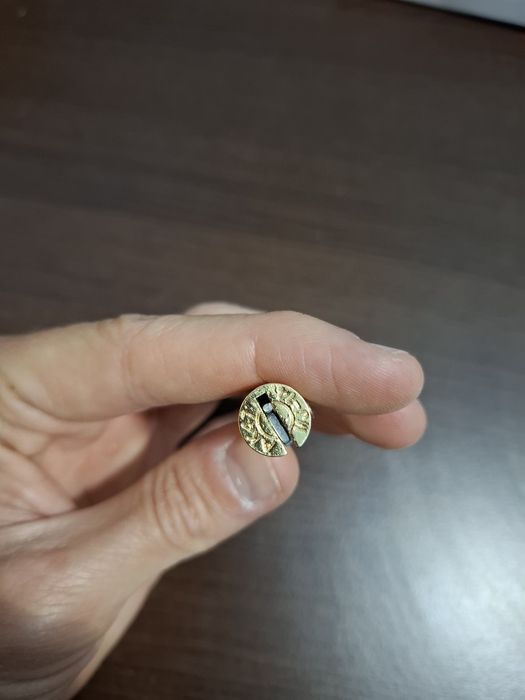 Сгъваема ножка в форма на патрон