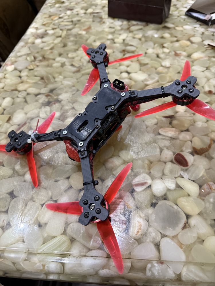 Продам гоночный fpv дрон 5’’.