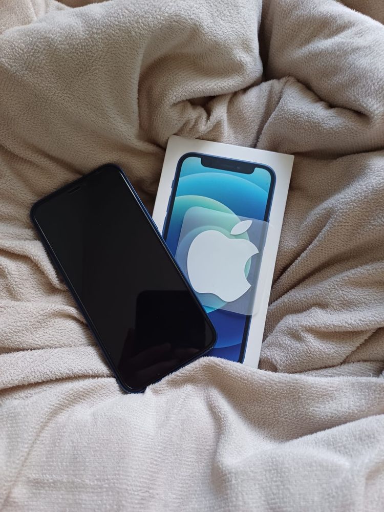 продаю iPhone 12mini