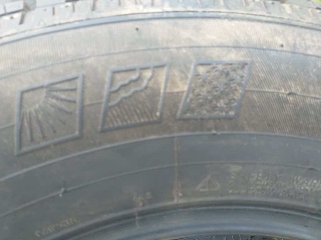Гуми за Бус 215/70/15С